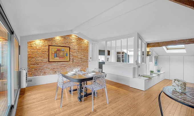 Saint - Michel Apartment | Cozy La Tropézienne Apartment with Terrace & Spa Amenities