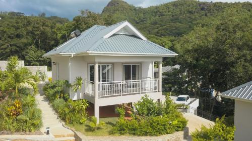 Anse La Mouche Apartment | Discover La Trouvaille: 4-Star Stay with Kitchen Access
