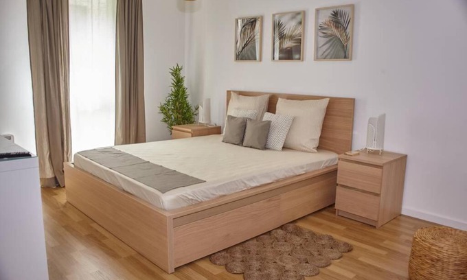 Amiens Apartment | Enchanting La vallée des Hortillonages - Child Friendly Retreat
