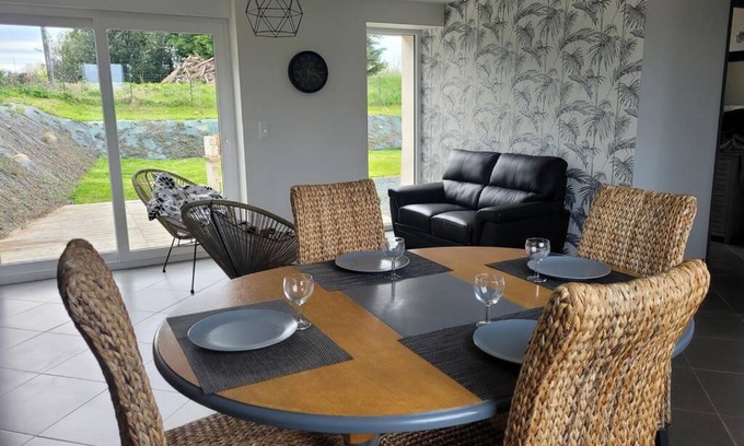 Creances House | Pet-Friendly Family Retreat at La Vallée - Rated 9/10