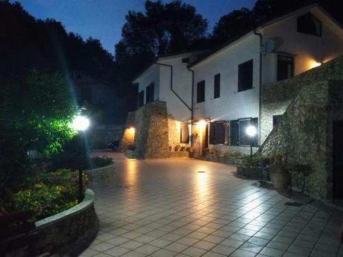 Salerno Bed & Breakfast | Charming La Vecchia Fattoria: Guest Rated 9/10 & Family-Friendly