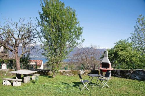Porto Valtravaglia Apartment | Explore Family-Friendly Stays at La Vecchia Torre