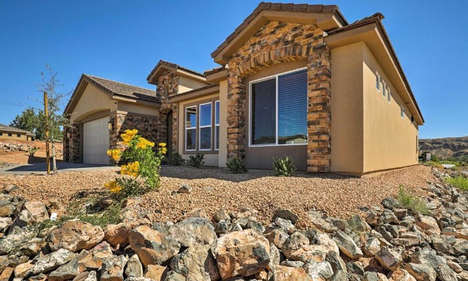 La Verkin House | Adventurous La Verkin Home with Kayaks and Bikes!