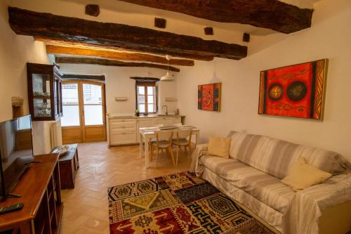 Torre del Colle Apartment | Family-Friendly La Vernaccia in Historic Bevagna - Rated 9.2