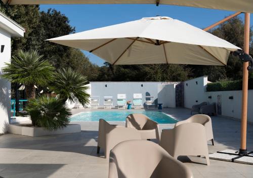 Licola Mare Apartment | Oceanfront Getaway at La Via del Mare - Rated 8.9/10