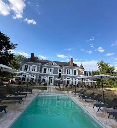 Chatillon-Coligny Villa | La Vie de Château !