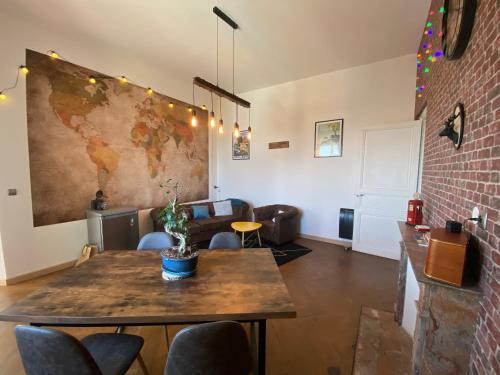 Meslay-du-Maine Apartment | Elegant Stays at La vie de château - Child Friendly Retreat