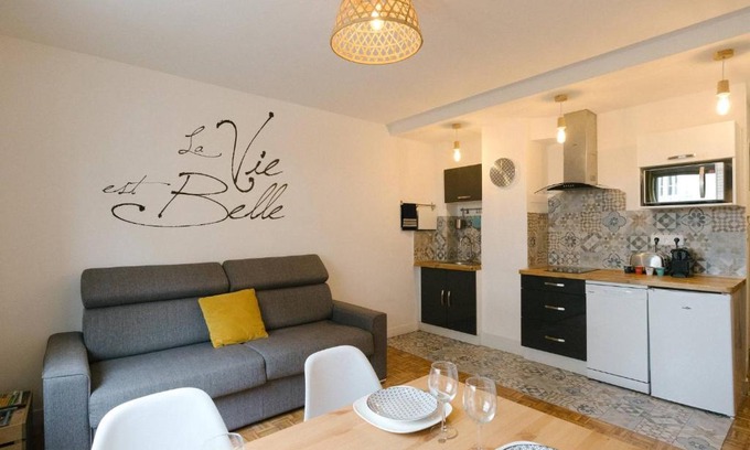 Saint-Charles Apartment | Beautiful Oceanfront Stay at La vie est belle Hotel
