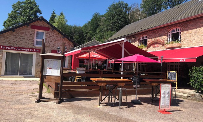 Saint-Agnan Hotel | Discover La Vieille Auberge du Lac: Rated 9/10 Stay