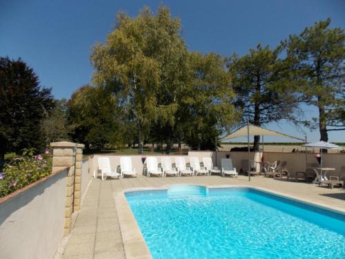 Angeduc House | La Vieille Etable : Charme, Piscine, Grand Jardin - FR-1-653-273
