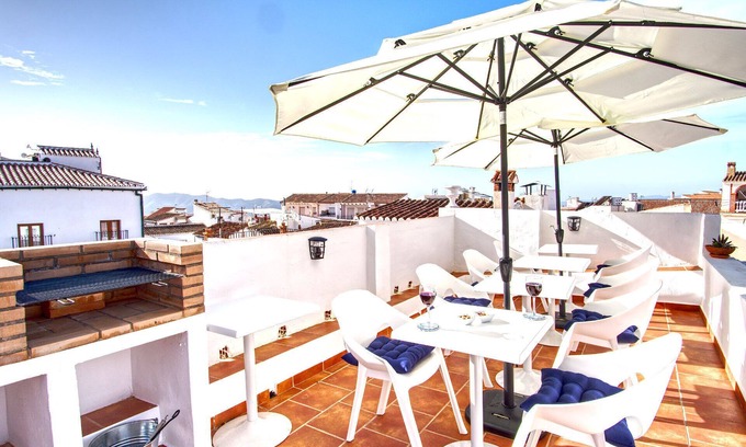 Canillas de Aceituno Bed & Breakfast | Unforgettable Stay at La Vieja Botica with Spa & Breakfast