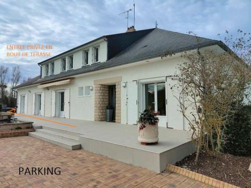Sainte-Gemme-en-Sancerrois House | Discover Family-Friendly Comfort at La Vigne d'Or