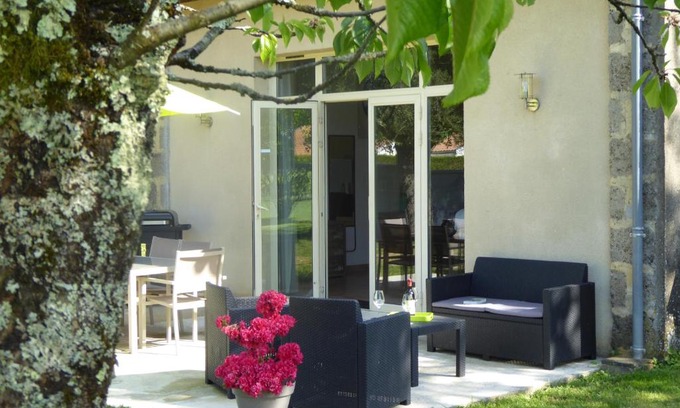 Sainte-Colombe House | Idyllic La Vigneraie de Laura: Oceanfront Retreat Awaits