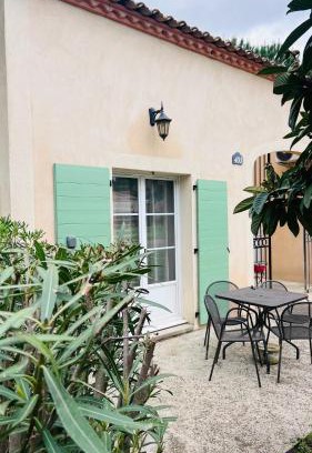 Gallargues-le-Montueux Apartment | Convenient Self Check-In at La Villa De Lina 403