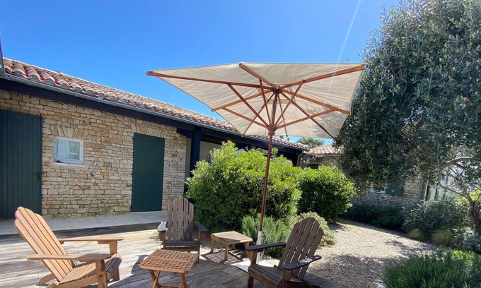 Les Portes-en-Re House | Discover La Villa de Hurlevent: Family-Friendly Stays