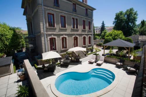 Mazamet Bed & Breakfast | Escape to La Villa de Mazamet with Spa and Ocean Views