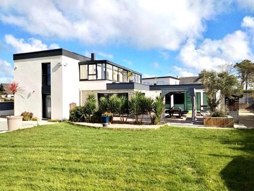 Cleder Villa | Discover La Villa des Amiets: Pool & Steps from the Beach
