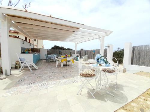 Pisciotto-Carrubella House | Oceanfront Escape at La Villa di Eracle with Ocean Views