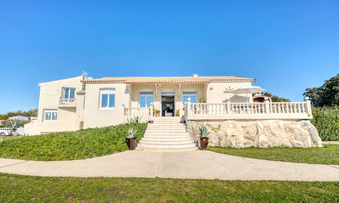 Angoulins Villa | Discover La Villa du Chay: Ocean View with Pool & Spa