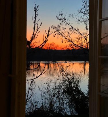 Quinsac House | Exceptional Stay at La Villa du fleuve: Pet & Child Friendly