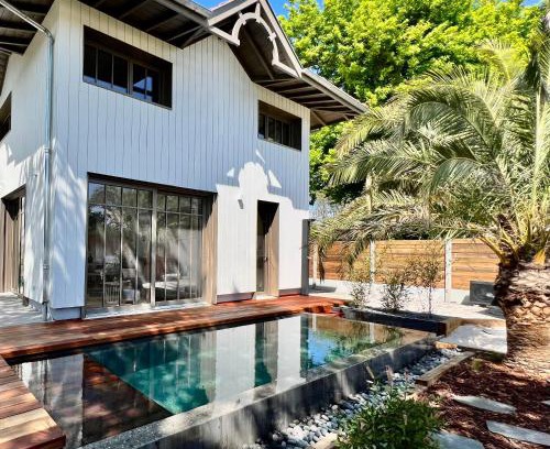 Cazaux Villa | Relaxing Getaway at La Villa du Lac with Pool & Jacuzzi