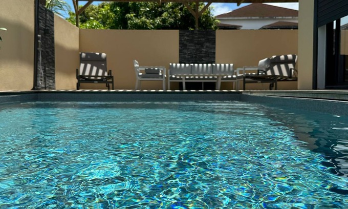 Destrellan Villa | La Villa Jasmin: Relaxing Retreat with Heated Pool & Jacuzzi