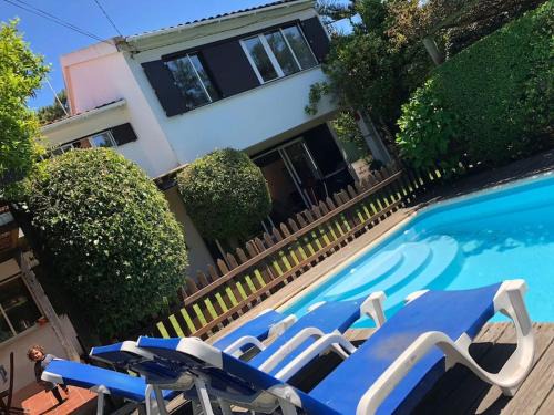 Charneca de Caparica e Sobreda Villa | Explore La Villa Lisboa: Family-Friendly Vacation Retreat