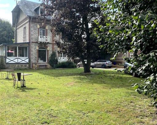 Etretat Villa | Elegant La Villa Lumaga: Pet-Friendly with a 9.6 Rating