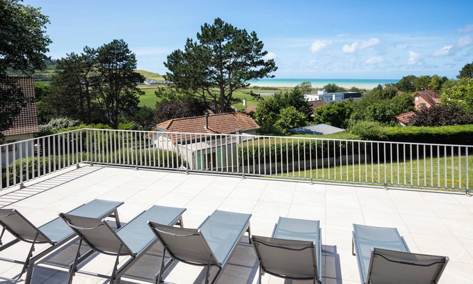 Criel-sur-Mer Villa | Experience La Villa Maxine: Ocean View with Spa Bliss
