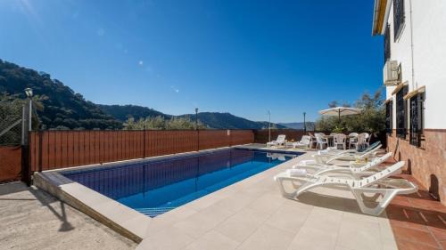 Iznajar House | Family-Friendly Retreat at La Villa Pozuelas Iznájar