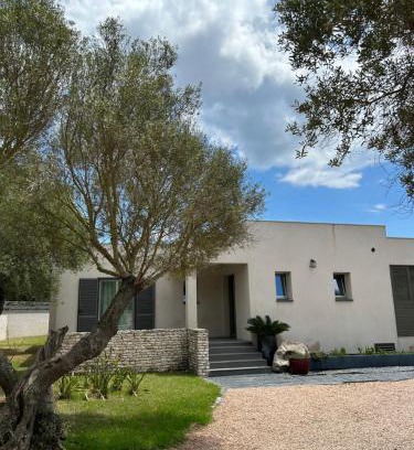 Bonifacio Villa | Experience La Villa Serena: 4-Star Family-Friendly Retreat