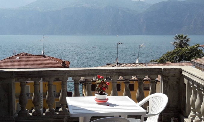 Malcesine House | Experience LA VILLETTA: Scenic Views & Kitchen Amenities