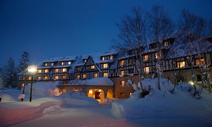 Asahidake Onsen Hotel | Eco-Friendly Retreat at La Vista Daisetsuzan: Spa & More