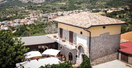 Montesarchio House | Budget-Friendly Stay at La Vista del Taburno with Breakfast