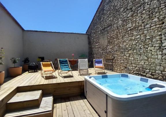 Riocaud Bed & Breakfast | Discover La yourte des Merveillaux: Pet-Friendly Retreat