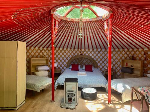 San Lorenzo de El Escorial Cabin | Pet-Friendly Retreat at La Yurta de Gaia - Rated 7.8/10
