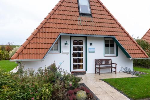 Wremen House | Oceanfront Family Retreat: LA19 - Strandvogt 3 Komfort