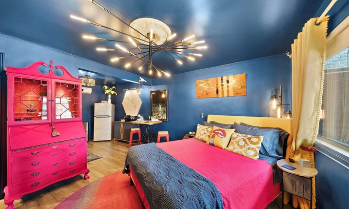 Montrose Apartment | LAB2 - Montrose Artful, Urban Retreat, LAB2 - Montrose Artful, Urban Retreat