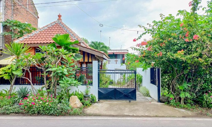 Caruban Hotel | Family-Friendly Labinda Homestay Caruban with High Ratings
