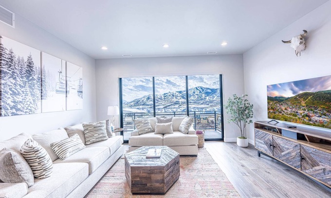 Hideout Condo | Unforgettable Stay at Kimball Arts Festival in Park City!