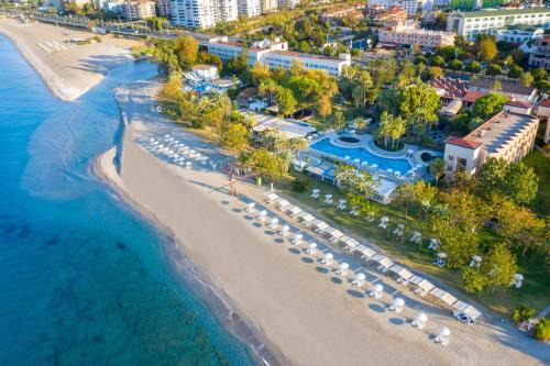 Alanya Resort | Discover Labranda Alantur: Oceanfront Bliss Awaits