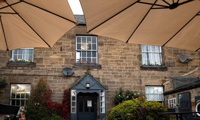 Wylam House | Discover Laburnum House & Bistro in Glaze - Family Friendly!