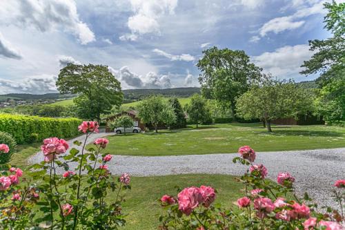 Minehead House | Accessible Laburnum Lodge: Sleeps 6, Pet & Child Friendly