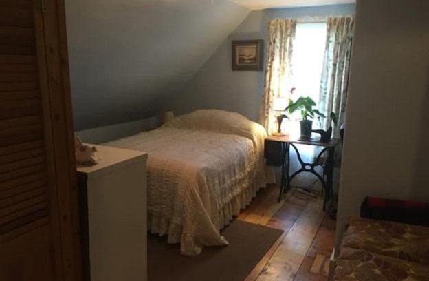 Dexter House | Comfortable Labyrinthia Guest House with Dining & Kitchen