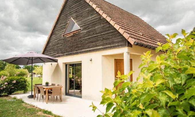 Lacapelle-Marival House | Discover Lac Bleu 40: Pet-Friendly Retreat with Pool