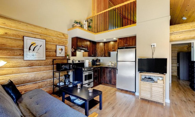 Lac Le Jeune House | Discover Lac Le Jeune #17: Pet & Child Friendly Retreat
