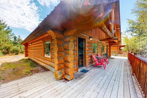 Lac Le Jeune House | Discover Lac Le Jeune #30: Family & Pet Friendly Retreat