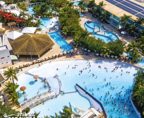 Jardim Paraiso Apartment | Relax at Lacqua diroma: Family Suites & 24-Hour Water Park