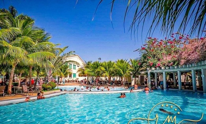 Jardim Paraiso Condo | Relax at Lacqua diRoma RM: Pool, Spa & Ocean Views