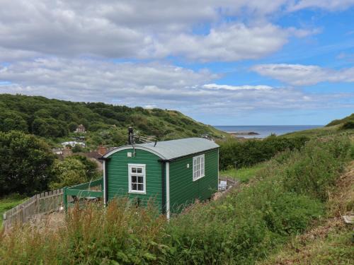 Skinningrove House | Elegant Lady Bird Retreat - 5-Star Guest Favorite